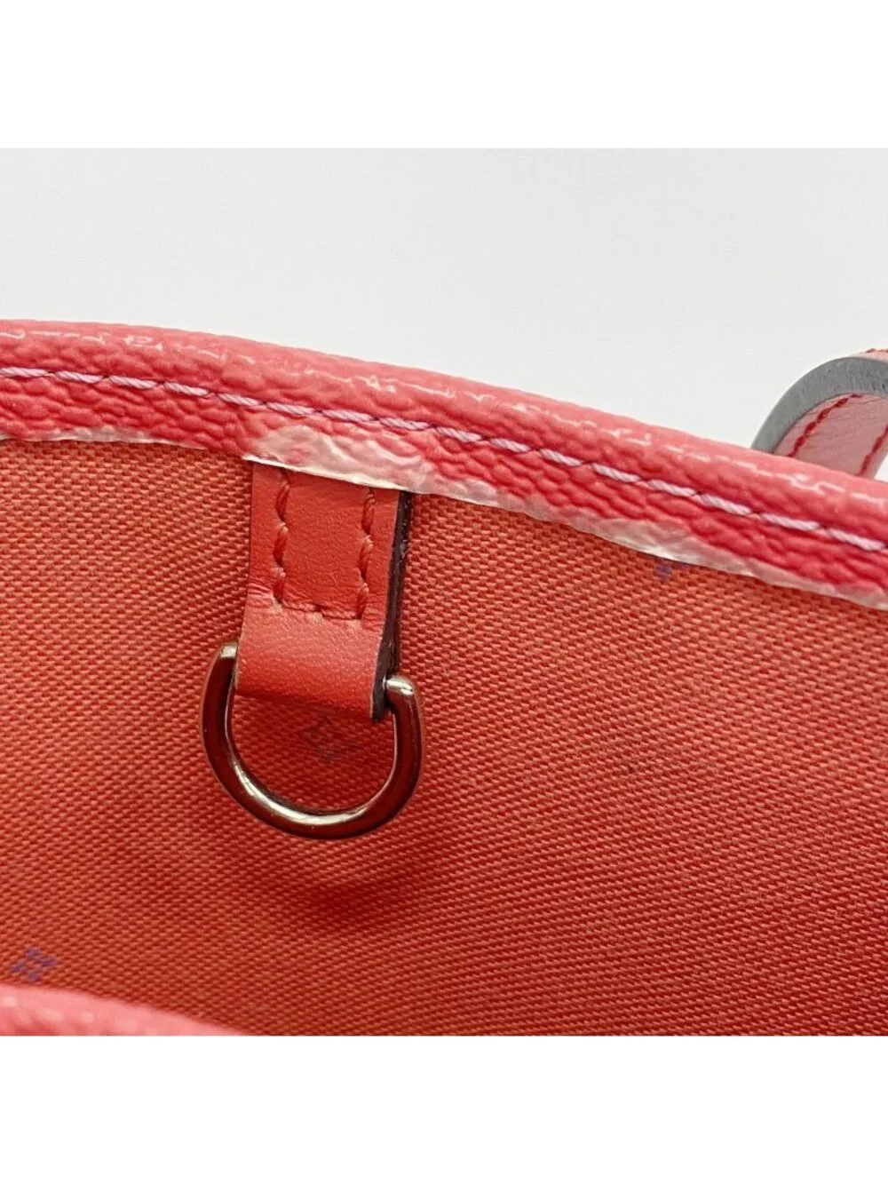 Louis Vuitton Tote Monogram LV Escale On The Go GM Rouge 2-Way